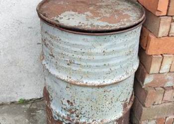 Beczka stalowa z pokrywą