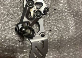 Suzuki GSX-R 600 / 750 lewy set podnóżek C94 K8 K9 L0 Suzuki GSX-R 600 / 750 lewy set podnóżek C94 K8 K9 L0