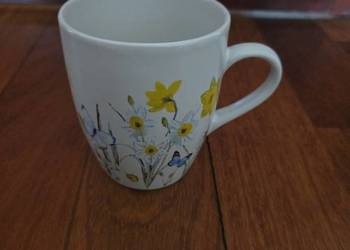 Zestaw 4 kubków, stan NOWY, pojemność 250-350 ml, różne wzory i kolory