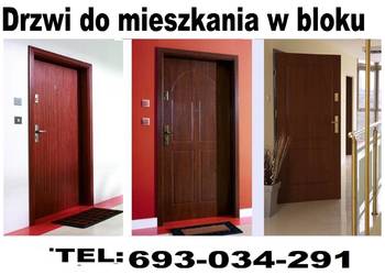 Drzwi do mieszkania w bloku zewnętrzne wejściowe