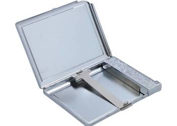 Elegancka Srebrna Papierośnica z Motylami i Wbudowaną Zapalniczką