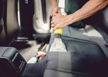 Pranie odkurzanie tapicerki foteli samochodowych czyszczenie