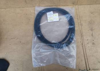 Zewnętrzna uszczelka drzwi tył prawa rh audi Q3 8U0839912B
