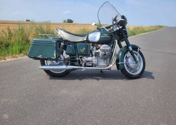 MOTO GUZZI V7