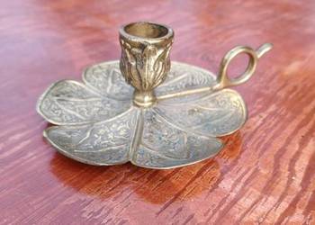 Stary mosiężny świecznik , okarek vintage , wysokość 5 cm średnica 12 cm