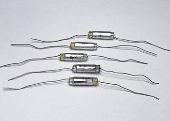 Kondensator 2,4nF 63V KsF Unitra MIFLEX