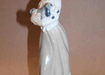 Figurka kobiety z psem Casadees nr 882