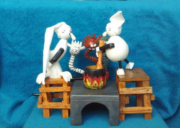 Stare drewniane zabawki z Polskich bajek z okresu PRLu