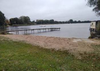 DZIAŁKA NAD JEZIOREM