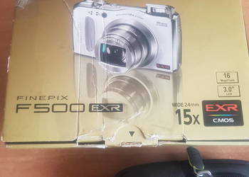 Aparat Fuji film polecam.