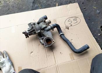 AUDI 80B3 B3 1.8 WĄŻ POMPY WODY  POMPA WODY OBUDOWA POMPY