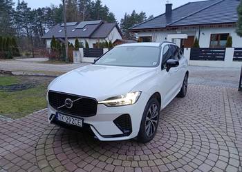 VOLVO XC 60 B4 PLUS DARK 2022 SALON PL 1 WLAŚCICIEL
