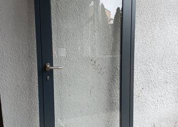 drzwi aluminiowe wewnetrzne do biura domu lokalu przychodni