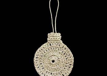 Zawieszka ozdoba szydełkowa na choinkę Bombka srebrna (Z235)