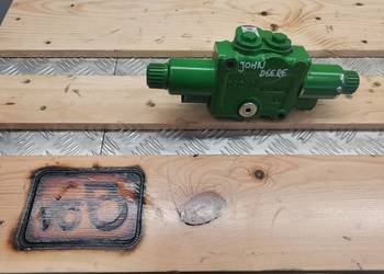 Elektrozawór John Deere LVA19598 {Walvoil}