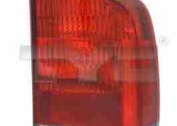 LAMPA TYLNA PR - VOLVO V70/XC70 00-04