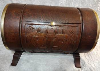 Drewniana beczka.
