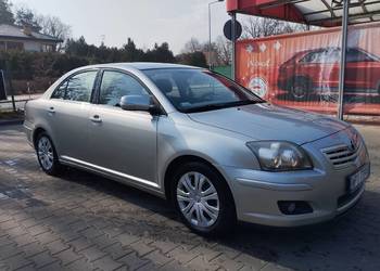 Toyota Avensis 2.0 126kM Navi Hak Długie Opłaty