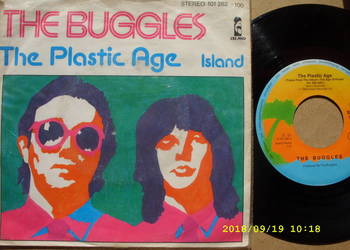 THE BUGGLES--THE PLASTIC AGE ;singiel winyl.