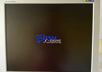 Monitor LG FLATRON L1732S-SF w zestawie: kabel zasilający i kabel VGA
