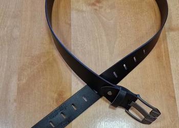 Pasek  męski ze skóry długość 110 cm brązowy klamra metalowa kolor srebrny