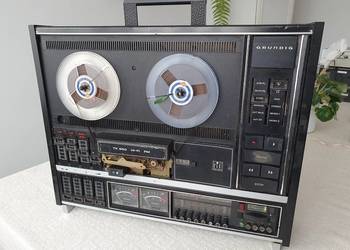 Stary zabytkowy magnetofon szpulowy Grundig TK850 z radiem  o