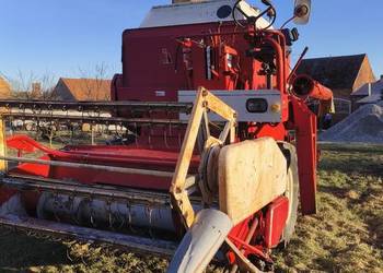 Kombajn zbożowy International 321,case