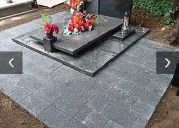 Kostka wokół nagrobka