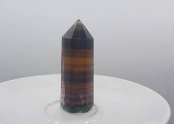 Piekny naturalny tęczowy fluoryt kryształ stojący stożek 63mm #60