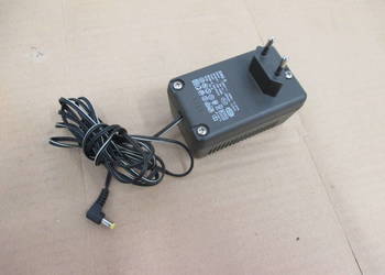 Zasilacz SNG 9 9V / 350mA