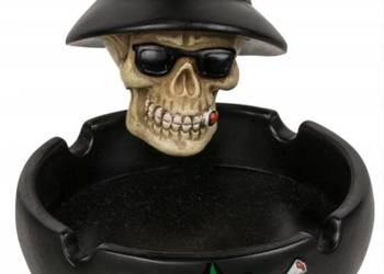 Popielniczka z Figurą Czaszki w Liściach Marychy