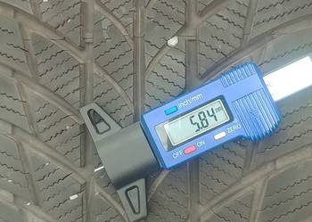 opony Bridgestone 225/50R18  2022 rok  zimowe