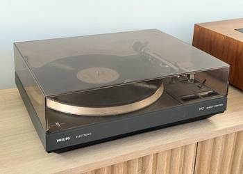 Gramofon Philips 777