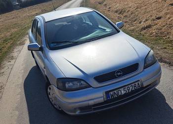 Sprzedam ładnego Opla Astre 2 1.4  benzyna 2004r lift