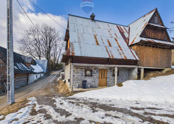 Dom z budynkiem gospodarczym Dzianisz