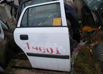 Drzwi prawe przód tył Opel Astra G II 98-09 białe