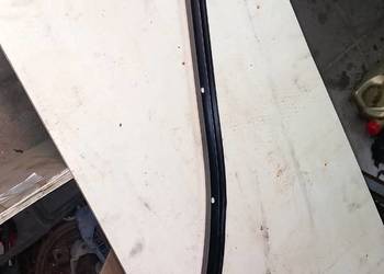 VW T5 szyna prowadnica drzwi przesuwnych prawa 7H0843860F