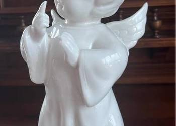 Aniołek-  biała porcelana.