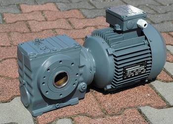 Motoreduktor kątowy 1.1kw. 25obr./min. FIRMY SEW