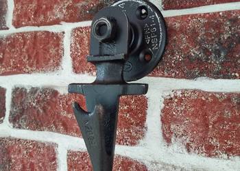 Wieszak loftowy „Stalowa Moc”, wieszak loft, wieszak ścienny