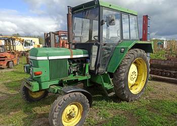 Ciągnik John Deere 2130 z turem