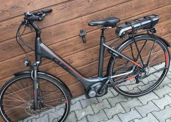 Rower elektryczny Cube posiada centralny napęd Bosch