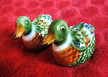 Sól i pieprz - Porcelana - kaczuszki - 5,5 x 7 x 4 cm Rzadki okaz Sól i pieprz - Porcelana - kaczuszki - 5,5 x 7 x 4 cm Rzadki okaz