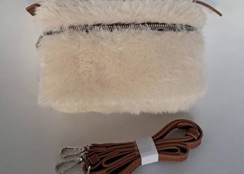 nowa torebka z futerka 20x15x8 cm brak metki