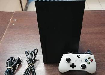 Konsola Microsoft Xbox Series X 1TB + Pad