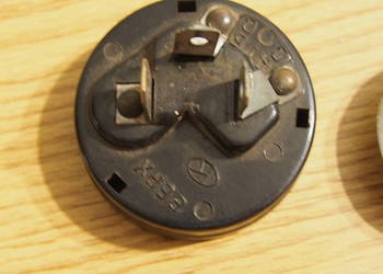 IŻ 49 OPRAWKA ŻARÓWKI