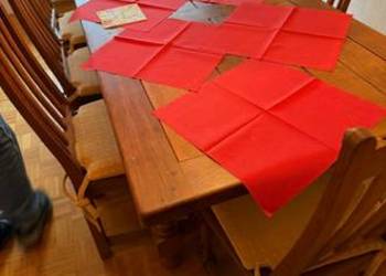 Stół kuchenny plus krzesła komplet drewniany