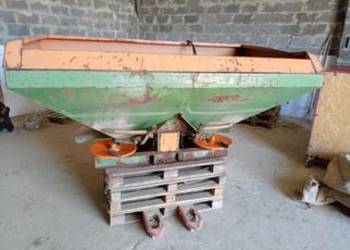 Rozsiewacz nawozu amazone