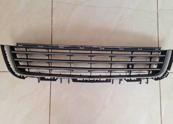 Kratka środkowa zderzaka OPEL ASTRA III H lift chrom OE