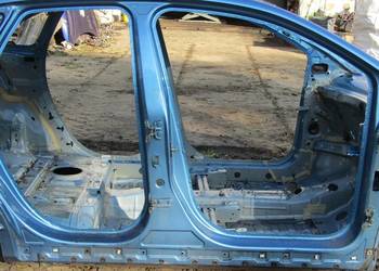 PRÓG SŁUPEK PRAWY BOK Z22V OPEL CROSSLAND X